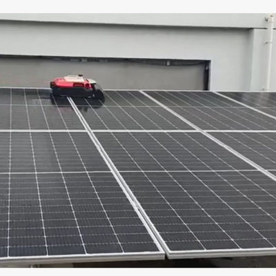 Método inovador de lavagem de painéis solares por robô de aspiração 8L capacidade do tanque de água